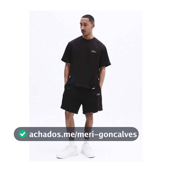 SUMWON Conjunto Coordenado Masculino de Camiseta de Manga Curta com Gola Careca Preta e Shorts Combinando com Pequenos